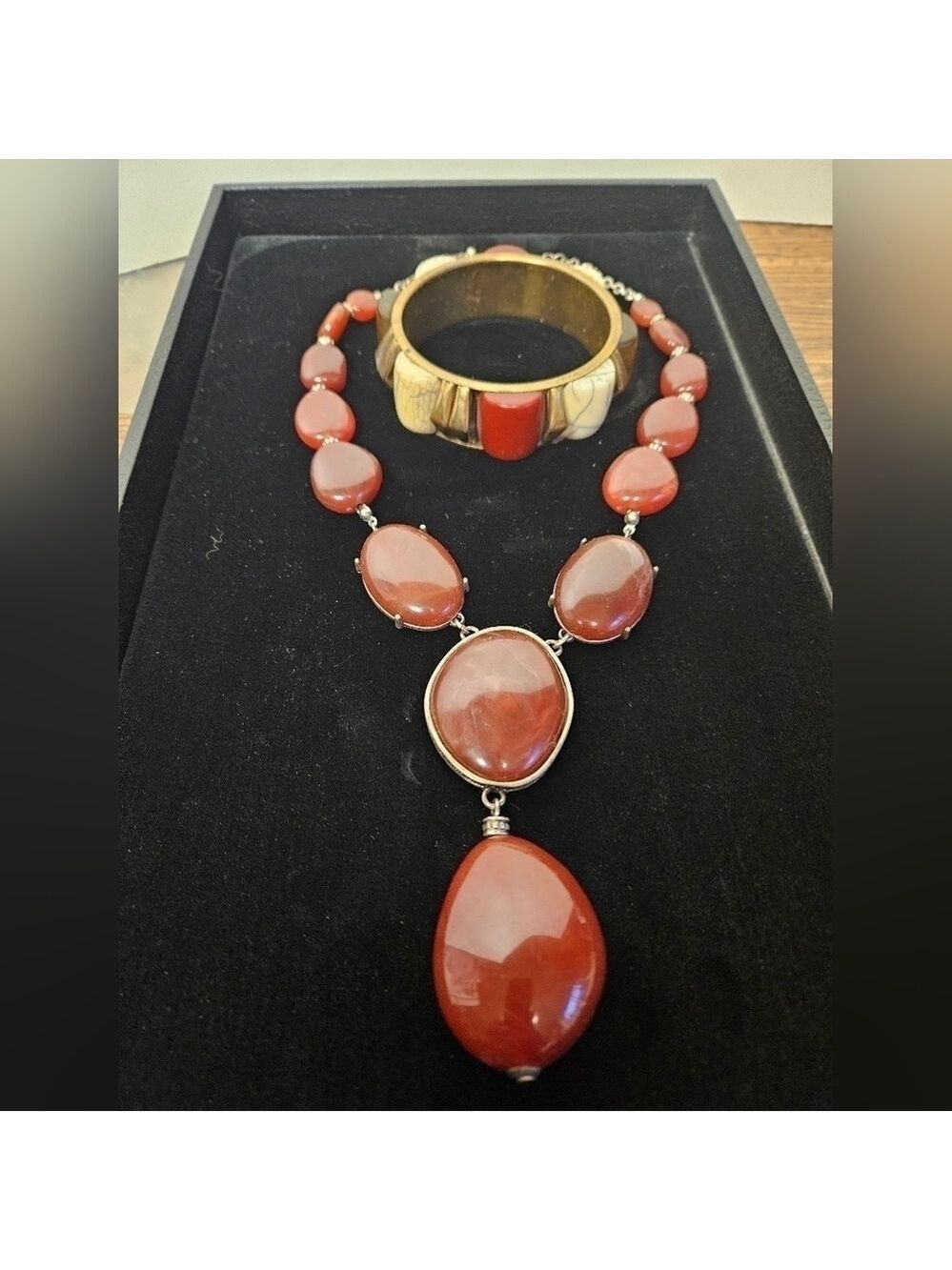 Vintage 80s NRT Avon Red Rust Resin Drop Necklace w Inlaid Resin Brass Bracelet